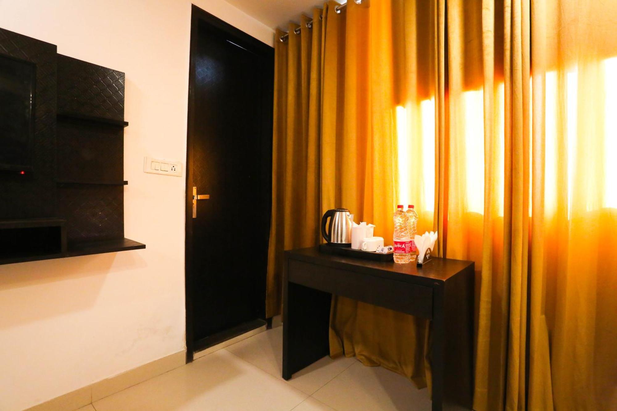 Hotel Aashiyana New Delhi Exterior foto
